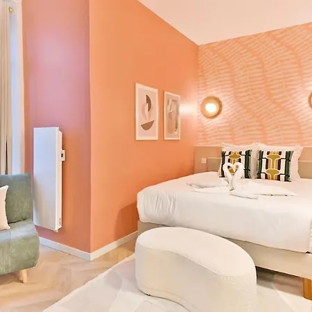 Proche Grand Boulevard - *