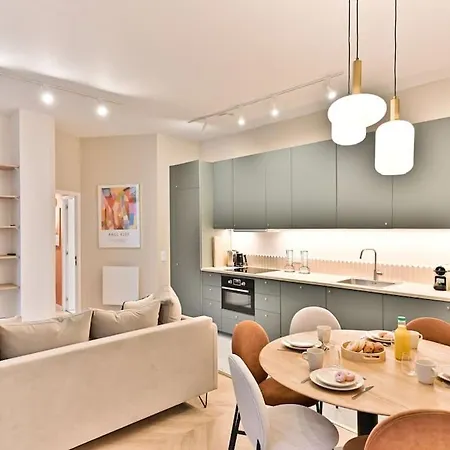 Proche Grand Boulevard - * Париж