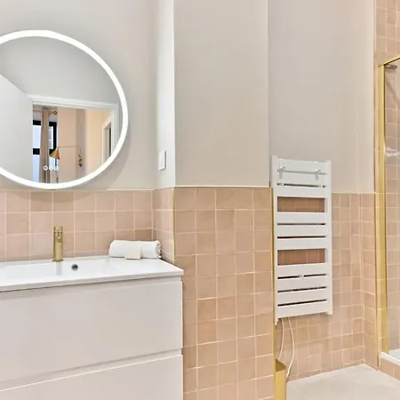 Proche Grand Boulevard - * Париж