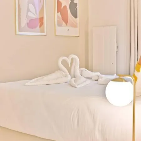 Proche Grand Boulevard - *